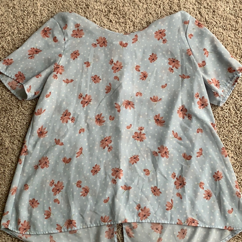 Women’s floral top